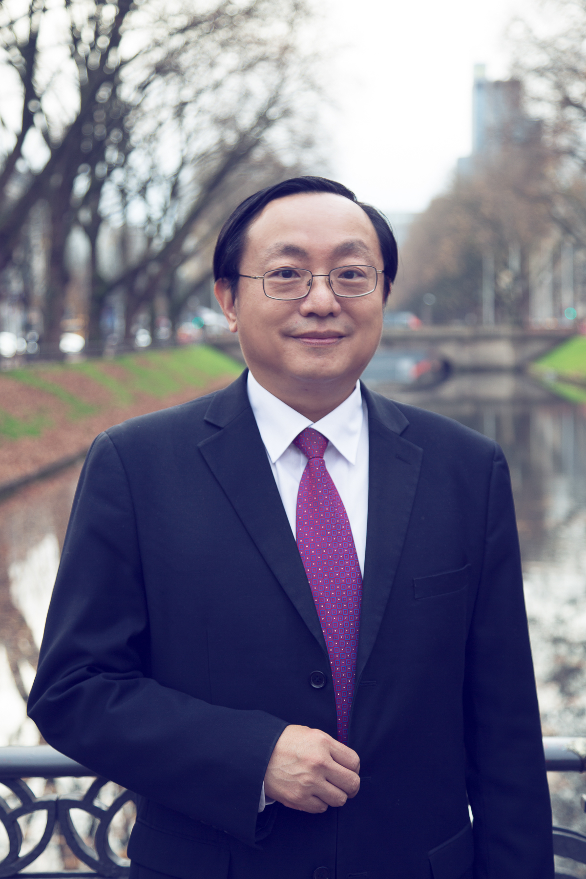 Dr. Kuang-Hua LIN - Inhaber & Geschäftsführer Dr. Kuang-Hua LIN - Inhaber & Geschäftsführer