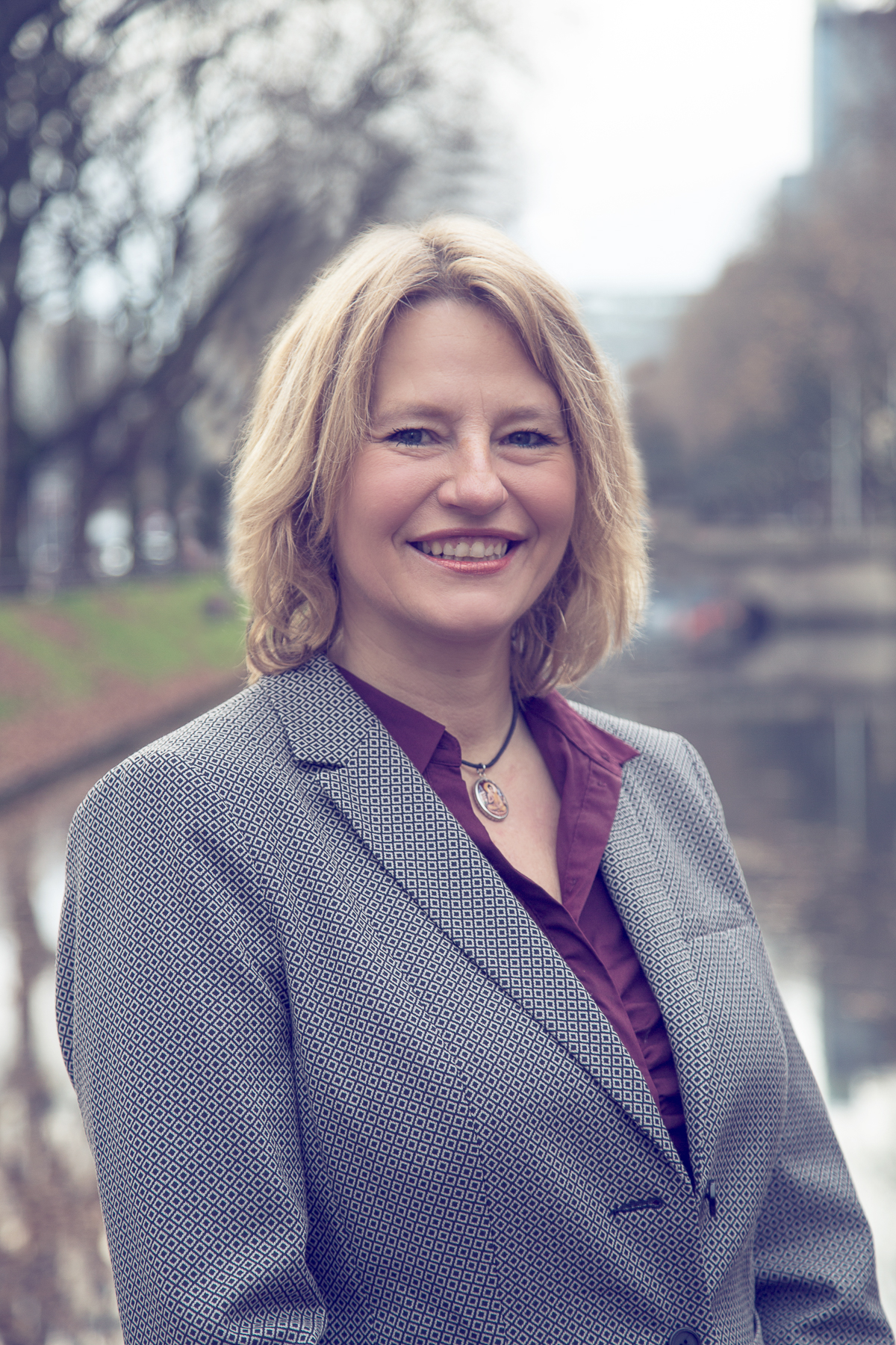 Sandra KUHLS - Branch Manager Düsseldorf Sandra KUHLS - Branch Manager Düsseldorf